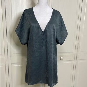 Show me your MuMu Womens Grey Mae Mu Tunic V-Neck Short Sleeve Top Size Large